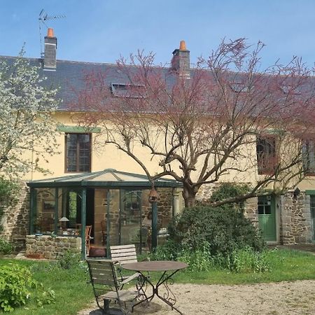Les Berges De La Planchette Bed and Breakfast Yvignac-la-Tour Exteriör bild