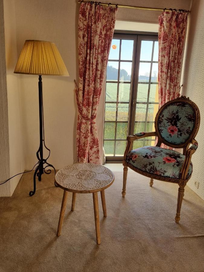 Les Berges De La Planchette Bed and Breakfast Yvignac-la-Tour Rum bild