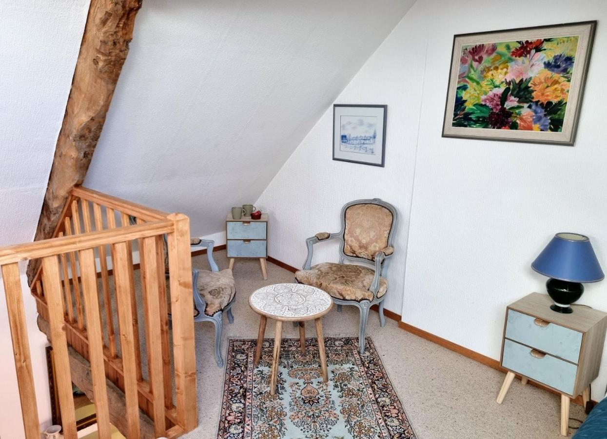 Les Berges De La Planchette Bed and Breakfast Yvignac-la-Tour Rum bild