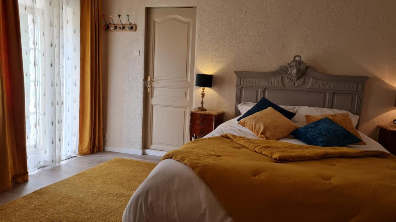 Les Berges De La Planchette Bed and Breakfast Yvignac-la-Tour Exteriör bild